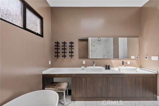 9924 Liebe Drive, Beverly Hills CA: https://media.crmls.org/medias/e99843a6-f61b-4668-833d-137c873f2c9a.jpg