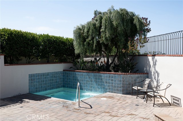 Detail Gallery Image 49 of 54 For 2001 Yacht Resolute, Newport Beach,  CA 92660 - 3 Beds | 2/1 Baths