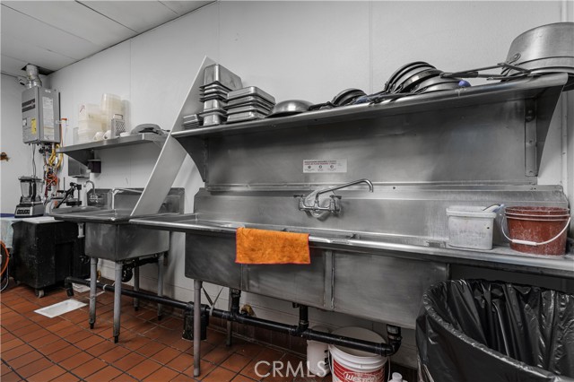 275 9th street, San Bernardino CA: https://media.crmls.org/medias/e99a41e9-92c7-4d51-be5a-bffa365eb1a5.jpg