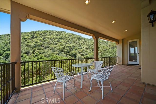 6520 Western Gull Drive, Avila Beach CA: https://media.crmls.org/medias/e99a585b-d27b-4a06-8ef3-75ffa574e315.jpg