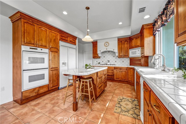 10345 McBroom Street, Sunland CA: https://media.crmls.org/medias/e99abc26-7e3b-4a5e-bbcd-42f4af8e0ba5.jpg