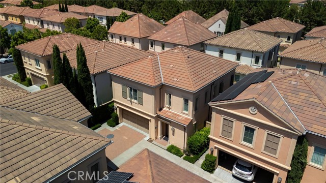 74 Cactus Flower, Irvine CA: https://media.crmls.org/medias/e99adefa-3b28-4de5-9de5-150f69038051.jpg
