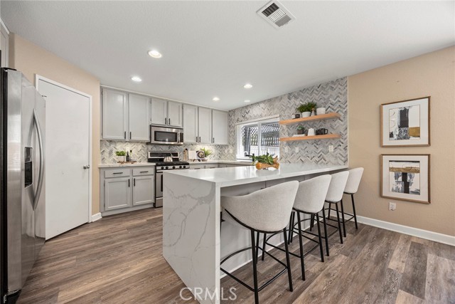 1534 Rowan Gln, Escondido CA: https://media.crmls.org/medias/e99af4c5-ee63-4a5a-86e2-0d396f30ab2b.jpg