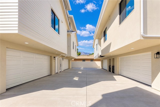 1025 La Cadena, B photo 34