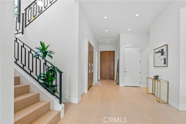 Detail Gallery Image 12 of 49 For 4532 Katherine, Sherman Oaks,  CA 91423 - 6 Beds | 6/1 Baths