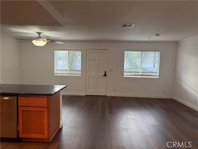 Detail Gallery Image 5 of 17 For 301 W Mountain View Ave #106,  La Habra,  CA 90631 - 2 Beds | 2 Baths