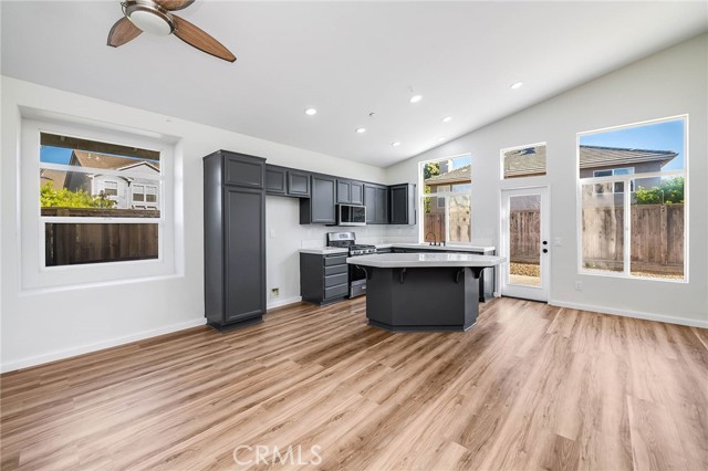 Detail Gallery Image 5 of 18 For 4888 Ellington, Ventura,  CA 93003 - 3 Beds | 2 Baths