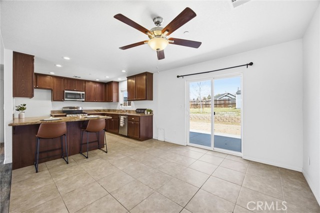 Detail Gallery Image 18 of 41 For 18110 Churchill, Tehachapi,  CA 93561 - 3 Beds | 2 Baths