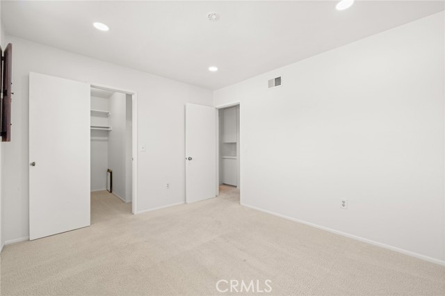 7667 Whitewater Drive, Huntington Beach CA: https://media.crmls.org/medias/e99d3496-69af-4ab4-b39e-f069c2c8328f.jpg