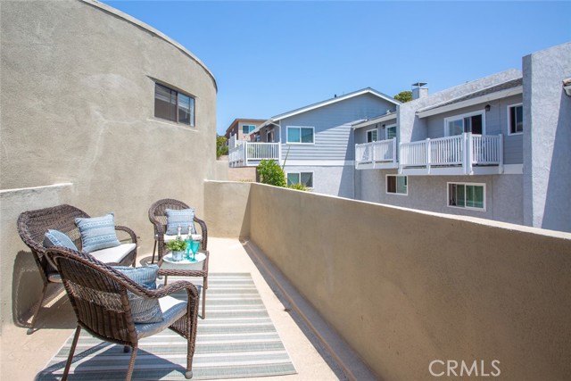 610 N Guadalupe Avenue #3, Redondo Beach, California 90277, 4 Bedrooms Bedrooms, ,2 BathroomsBathrooms,Residential,Sold,N Guadalupe Avenue #3,OC21180985