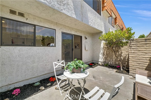27925 Ridgebluff Court, Rancho Palos Verdes CA: https://media.crmls.org/medias/e99daa8f-6b78-4293-836e-ad4d61f6326d.jpg