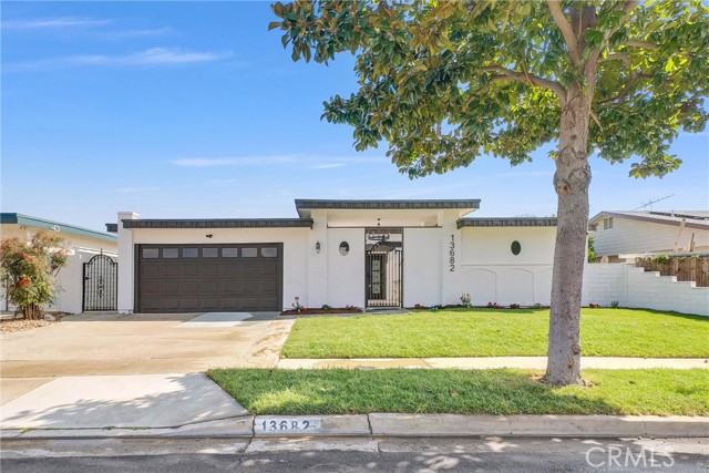 Image 6 of 51 For 13682 Carroll