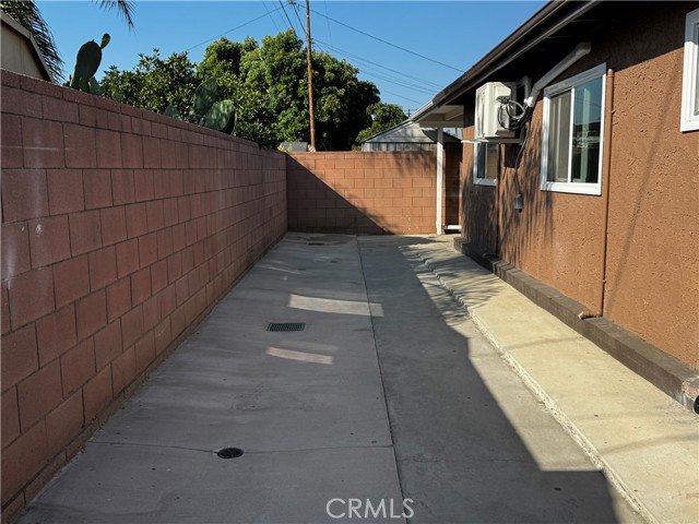 4563 Bridgeview Avenue, Pico Rivera CA: https://media.crmls.org/medias/e9a0cc85-58ba-4383-923c-2bda4a66f43f.jpg