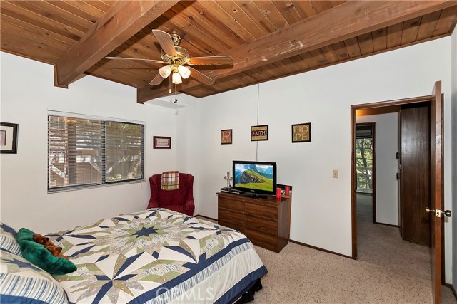 Detail Gallery Image 20 of 33 For 763 E Victoria Ct, Lake Arrowhead,  CA 92352 - 4 Beds | 2/1 Baths