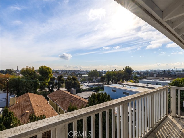 1732 Wollacott Street, Redondo Beach, California 90278, 3 Bedrooms Bedrooms, ,2 BathroomsBathrooms,Residential,For Sale,Wollacott,SB25017562