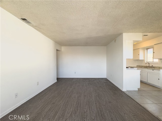 Detail Gallery Image 7 of 33 For 3501 20th St, Highland,  CA 92346 - 2 Beds | 1 Baths