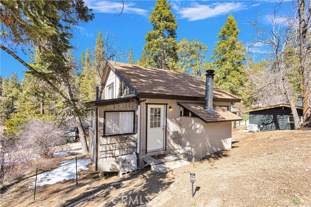 Detail Gallery Image 20 of 21 For 43103 Grizzly Rd, Big Bear Lake,  CA 92315 - 2 Beds | 1 Baths