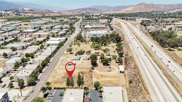 Detail Gallery Image 3 of 11 For 18175 Collier, Lake Elsinore,  CA 92530 - – Beds | – Baths