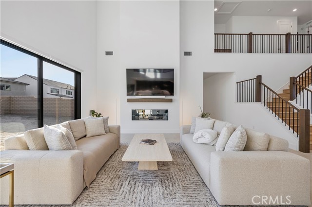 Image 19 of 68 For 24152 West Corte Ala