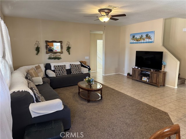 Detail Gallery Image 8 of 18 For 14751 Shetland Ct, Victorville,  CA 92394 - 4 Beds | 2/1 Baths