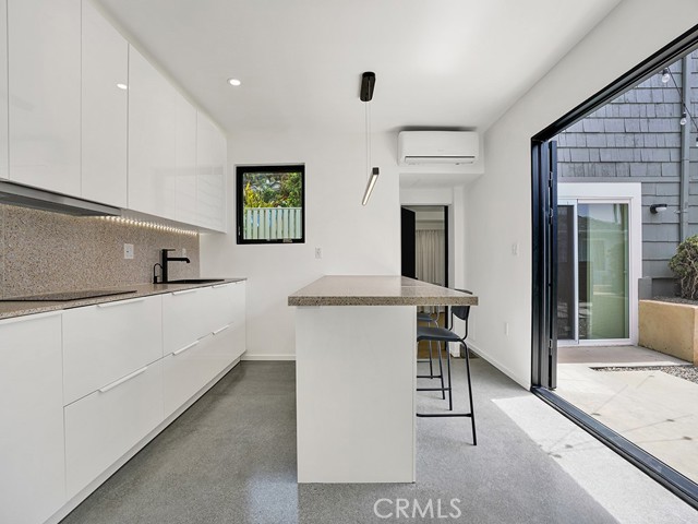31641 3rd Avenue, Laguna Beach CA: https://media.crmls.org/medias/e9a4b1af-f6e1-4dab-ae0d-c726f008b87a.jpg