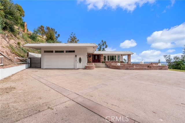 Detail Gallery Image 2 of 49 For 4303 N Golden, San Bernardino,  CA 92404 - 5 Beds | 3/1 Baths