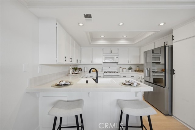 Detail Gallery Image 10 of 48 For 23401 via Linda #C,  Mission Viejo,  CA 92691 - 2 Beds | 2/1 Baths