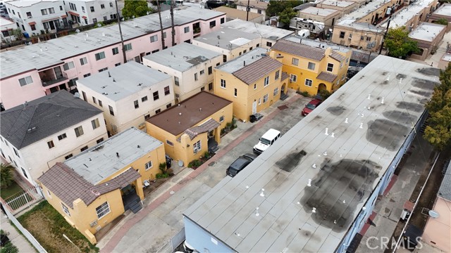 927 W 82nd Street, Los Angeles CA: https://media.crmls.org/medias/e9a5518d-b75c-4e31-8d49-e6f8bc0b1215.jpg