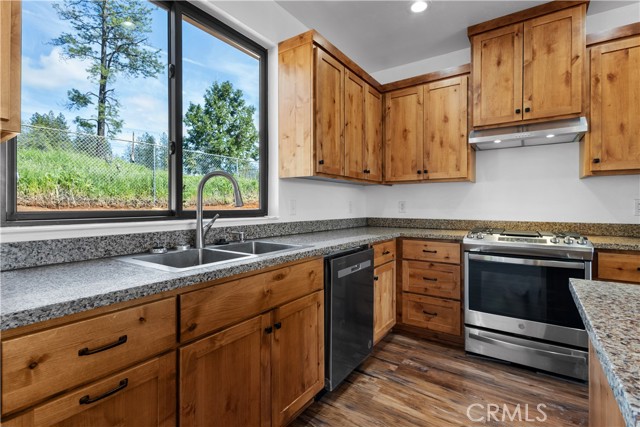 Detail Gallery Image 4 of 37 For 6010 Sunny Ln, Paradise,  CA 95969 - 3 Beds | 2 Baths