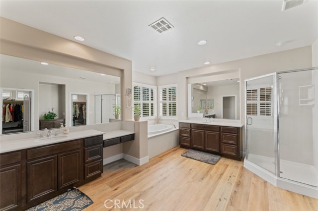 Detail Gallery Image 34 of 63 For 15520 Megan Dr, Canyon Country,  CA 91387 - 5 Beds | 4 Baths