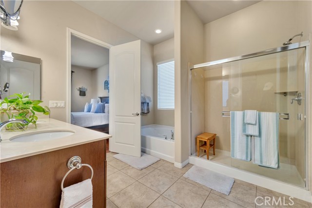 Detail Gallery Image 18 of 36 For 14006 Sandstone Peak, Bakersfield,  CA 93306 - 2 Beds | 2 Baths
