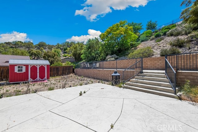 Detail Gallery Image 27 of 33 For 29483 Rock Point Dr, Lake Elsinore,  CA 92530 - 5 Beds | 3 Baths