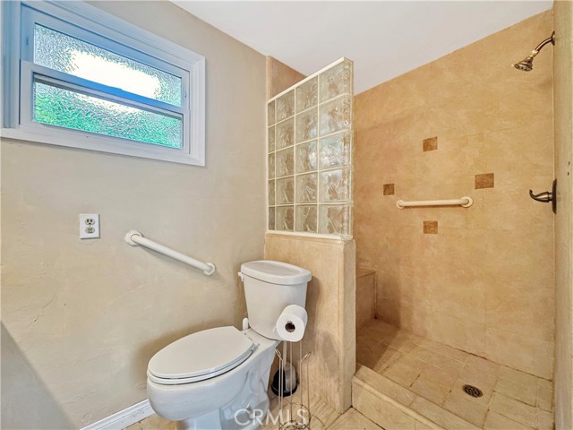 7736 Sugar Drive, Huntington Beach CA: https://media.crmls.org/medias/e9a7ab9c-a23f-4577-9baa-da85477c4db6.jpg