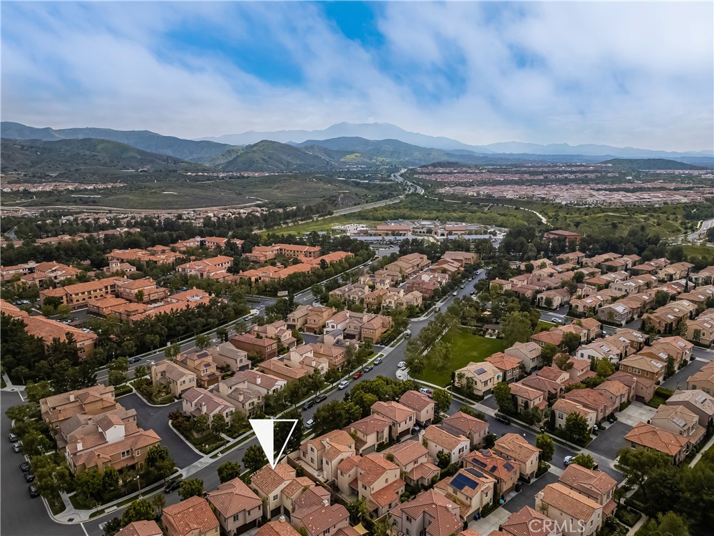 https://media.crmls.org/medias/e9a846d7-1c49-4ea0-94a5-cd4491621651.jpg?preset=X-Large