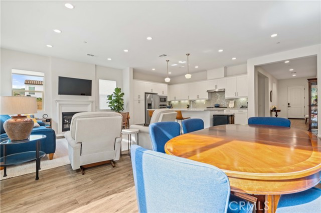 Detail Gallery Image 12 of 72 For 18696 Cedar Crest Dr, Canyon Country,  CA 91387 - 3 Beds | 2/1 Baths