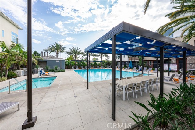 221 Steely, Irvine CA: https://media.crmls.org/medias/e9a976a6-9340-471e-aa4c-906fdf31bc02.jpg