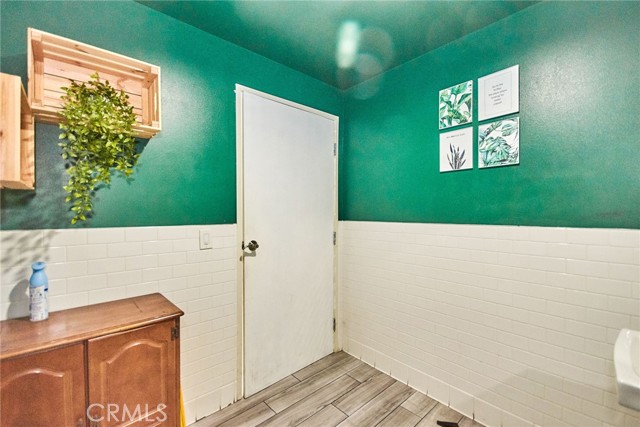 0 400 Disney Way, Anaheim CA: https://media.crmls.org/medias/e9ab849d-79a2-47e6-8b32-14d7a6bc00b9.jpg