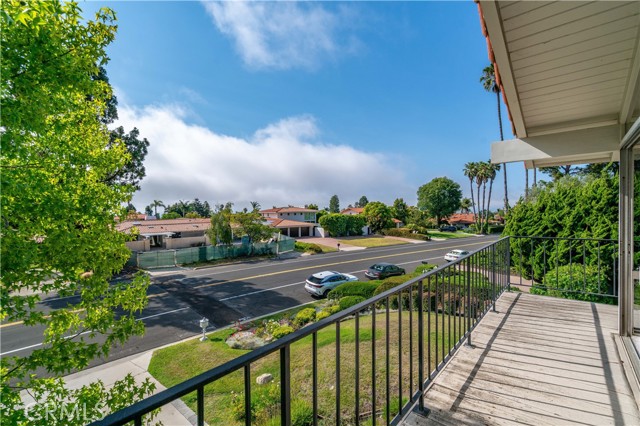 1620 Granvia Altamira, Palos Verdes Estates CA: https://media.crmls.org/medias/e9ac482e-019b-4e34-b6d7-2d9ba21b6b61.jpg