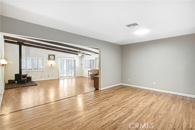 Detail Gallery Image 4 of 17 For 16510 Iris, Fontana,  CA 92335 - 3 Beds | 2 Baths