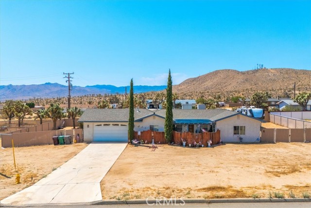 Detail Gallery Image 3 of 46 For 58583 Buena Vista Dr, Yucca Valley,  CA 92284 - 3 Beds | 2 Baths