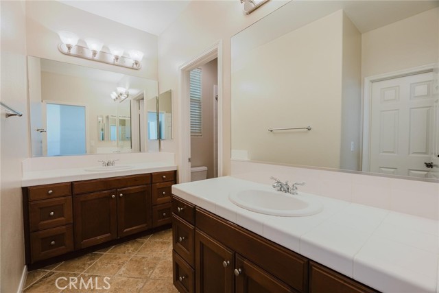 26052 Shadow Rock Lane, Valencia CA: https://media.crmls.org/medias/e9ae610e-d065-4c5f-9ba6-96b005523b64.jpg