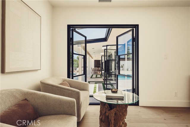 4195 Alonzo Avenue, Encino CA: https://media.crmls.org/medias/e9ae9f3d-1620-4c5b-9640-f034b3b2e21a.jpg