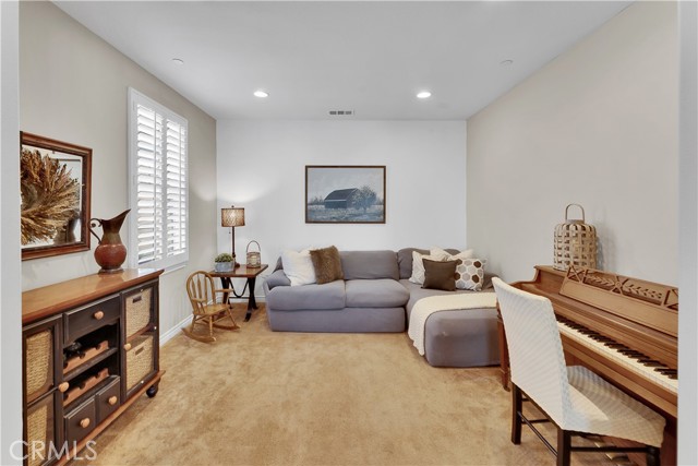 14668 Stageline Lane, Fontana CA: https://media.crmls.org/medias/e9aef56e-ade2-4f08-9d9a-55e24bd9b5c7.jpg