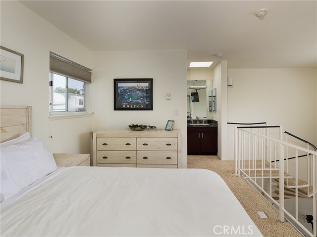 220 The Village, Redondo Beach, California 90277, 1 Bedroom Bedrooms, ,1 BathroomBathrooms,Residential,Sold,The Village,SB24153464