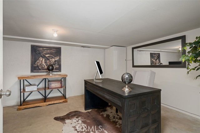 106 S Sierra Madre Boulevard, Pasadena CA: https://media.crmls.org/medias/e9af4408-e3c5-456f-9b17-3d5ccd71a742.jpg