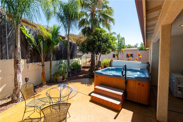 1002 Par Avenue, Paso Robles CA: https://media.crmls.org/medias/e9af83e7-a3b3-47fb-98a9-08ee31f1e2b5.jpg