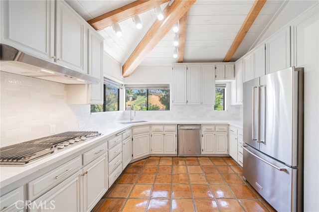 Detail Gallery Image 6 of 45 For 5245 Elvira Rd, Woodland Hills,  CA 91364 - 3 Beds | 3 Baths