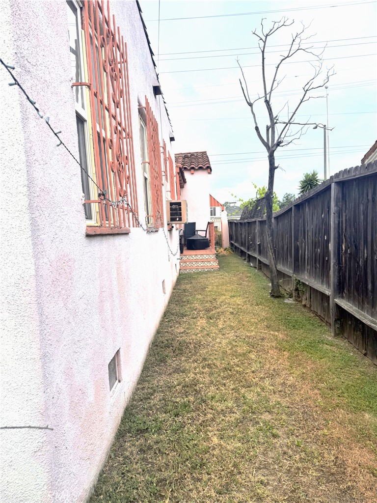 https://media.crmls.org/medias/e9b06801-c4d2-4844-bb92-c3674c4bd4a0.jpg?preset=X-Large