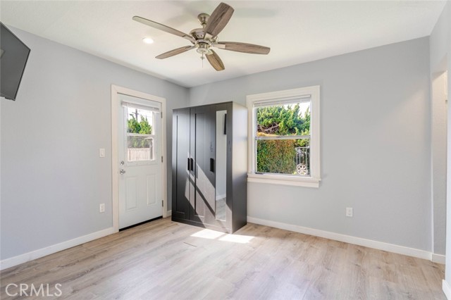 Detail Gallery Image 16 of 28 For 1100 W 103rd St, Los Angeles,  CA 90044 - 2 Beds | 1 Baths