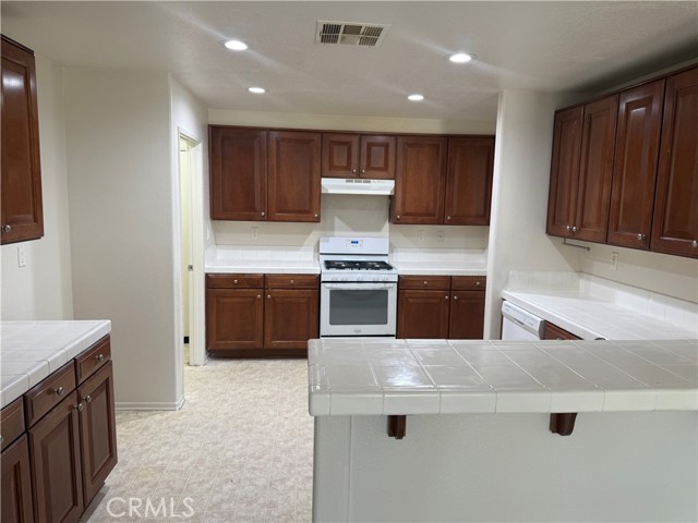 6132 Sandwood Way, Palmdale CA: https://media.crmls.org/medias/e9b0a909-f65a-4fe2-a97f-f967561afba0.jpg